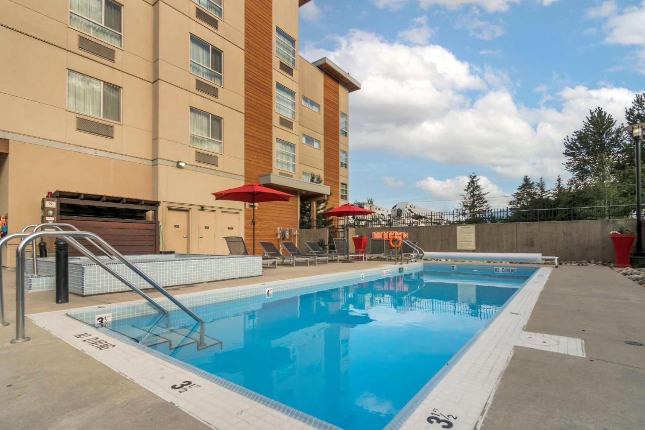 Best Western Plus Revelstoke Exterior photo