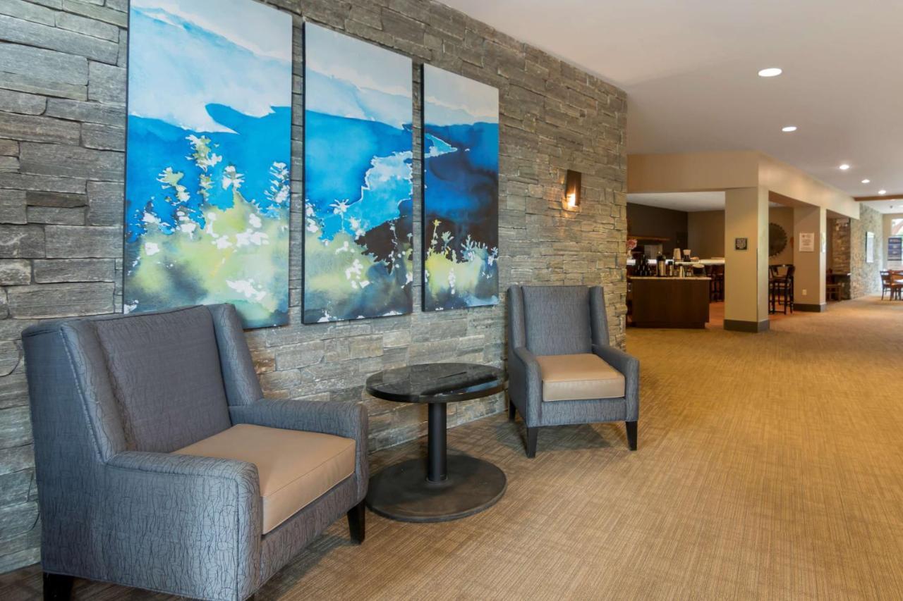 Best Western Plus Revelstoke Exterior photo