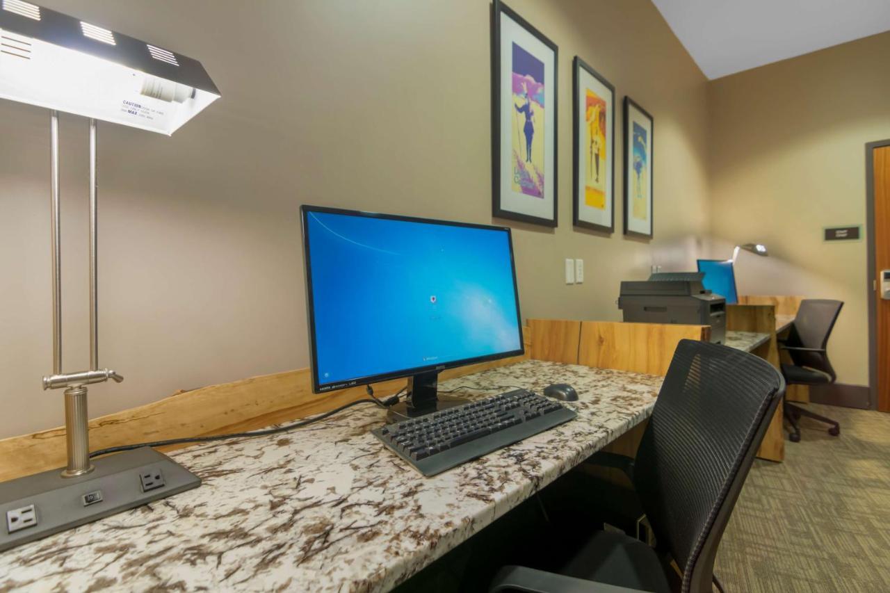 Best Western Plus Revelstoke Exterior photo