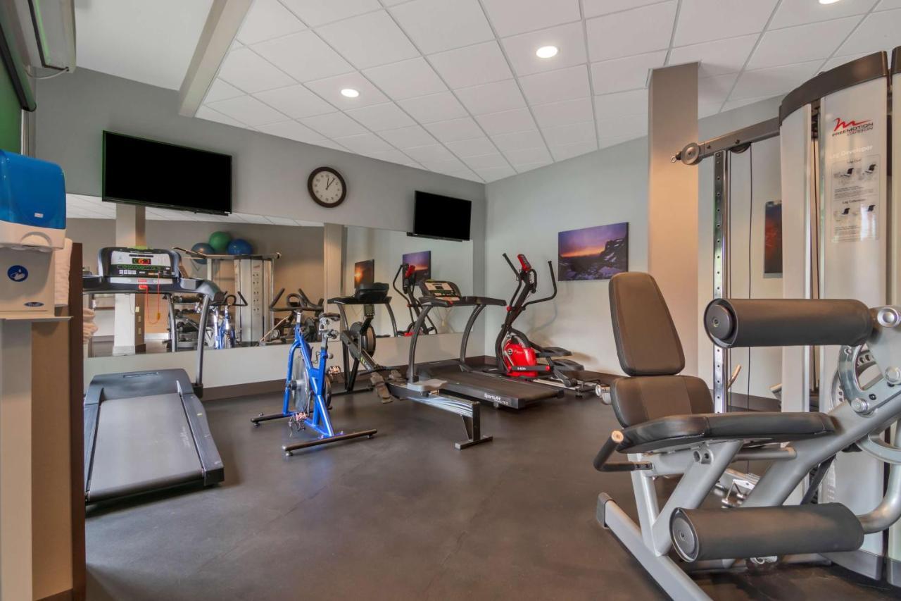 Best Western Plus Revelstoke Exterior photo