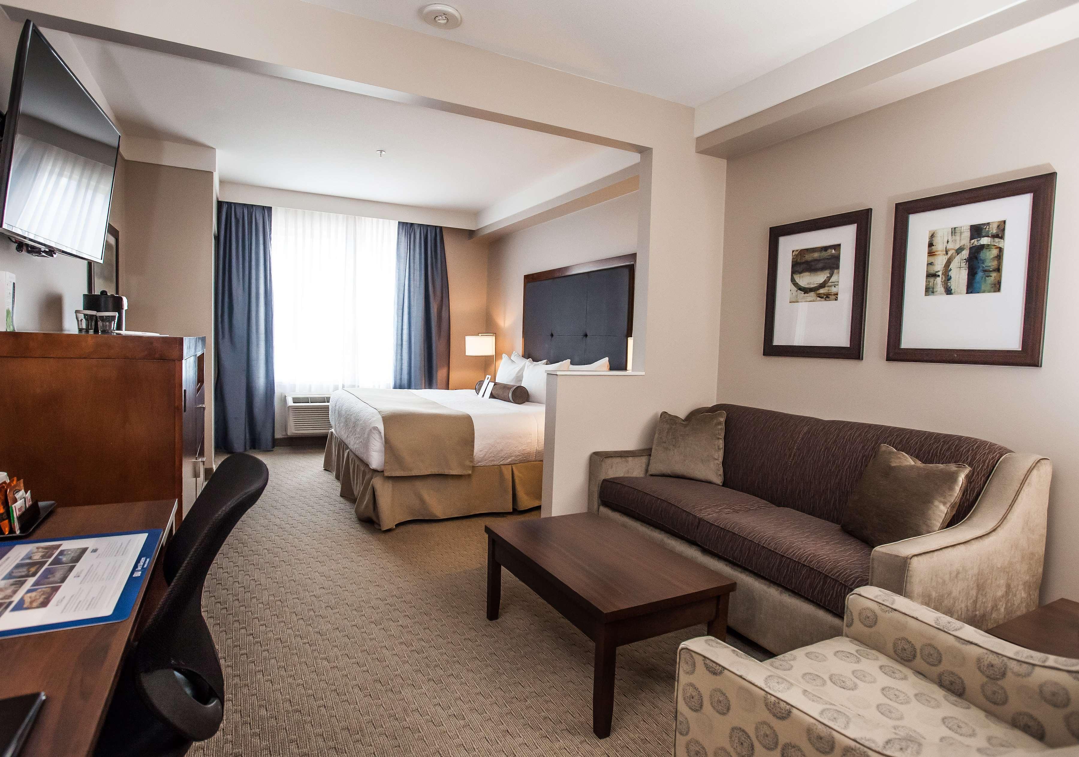 Best Western Plus Revelstoke Exterior photo