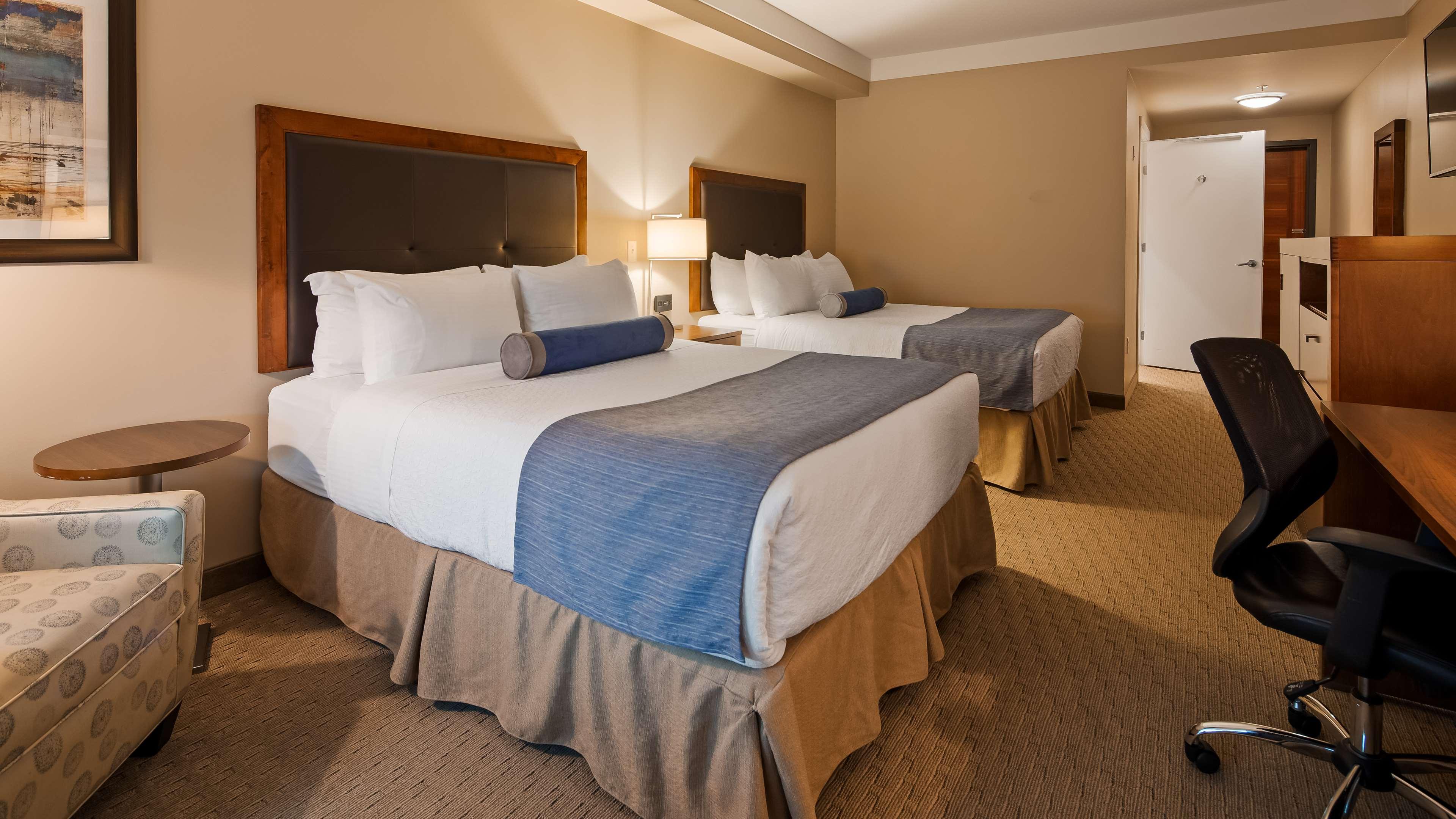 Best Western Plus Revelstoke Exterior photo