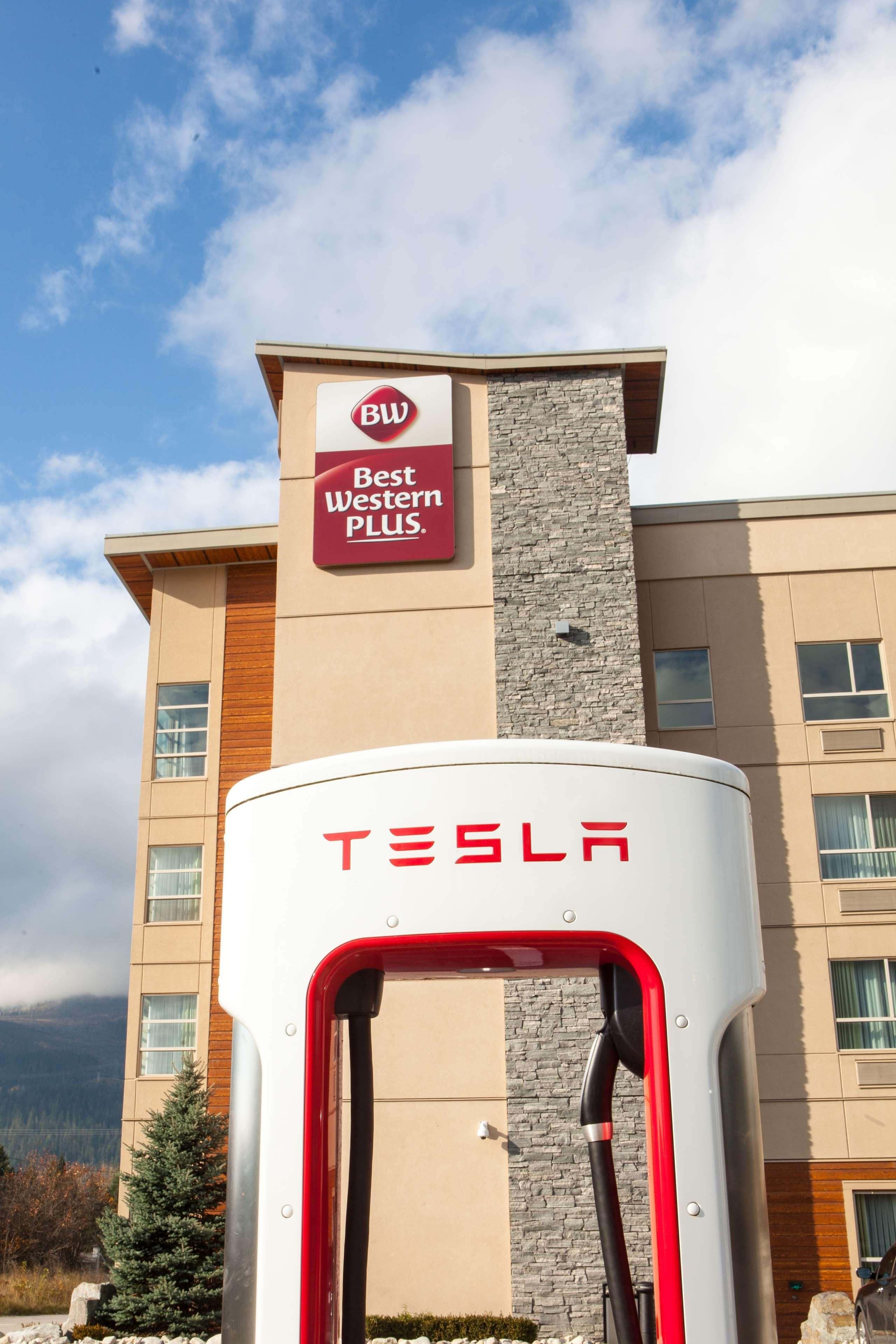 Best Western Plus Revelstoke Exterior photo