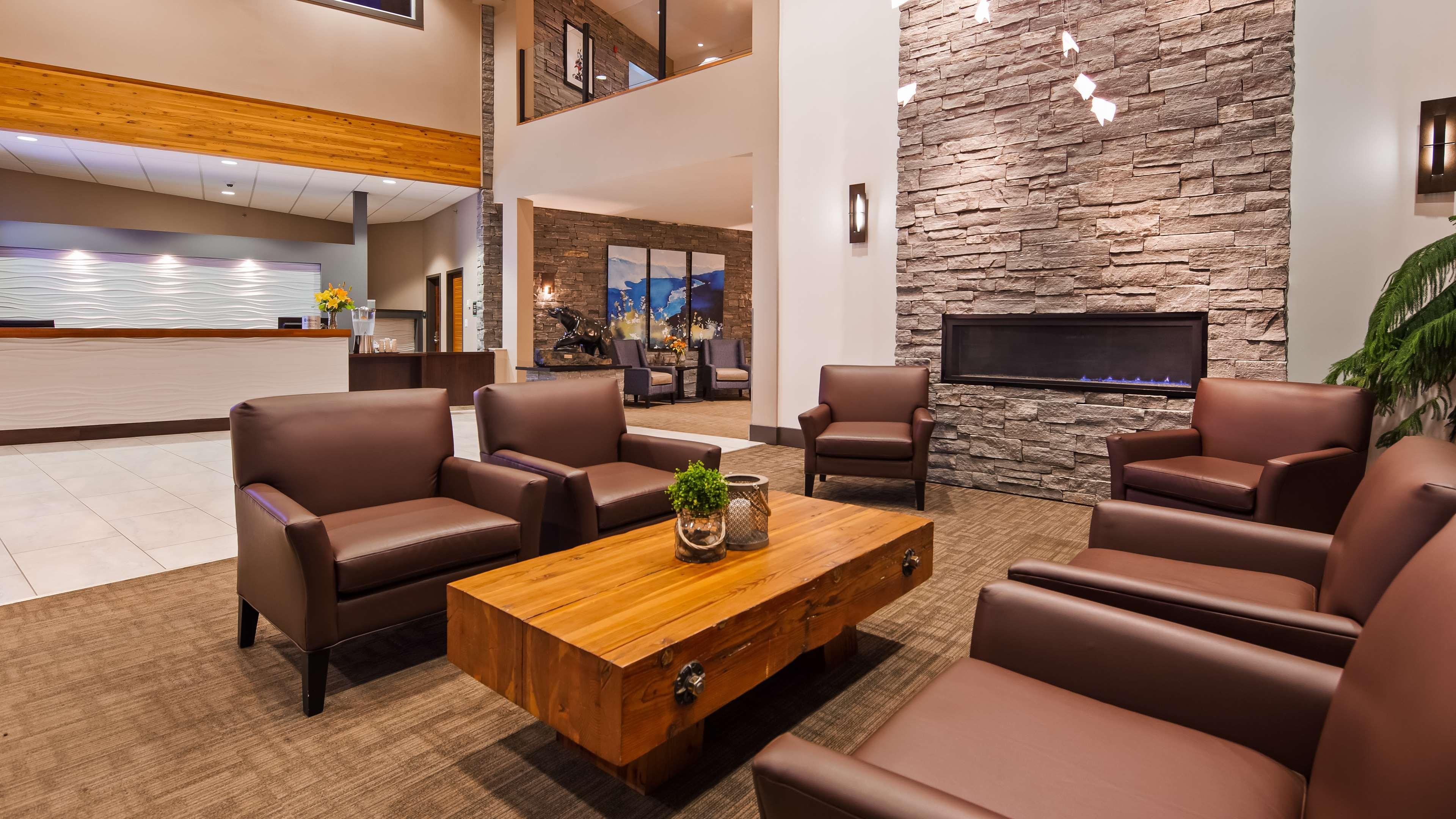 Best Western Plus Revelstoke Exterior photo
