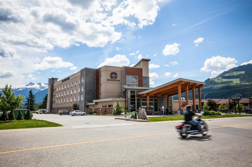 Best Western Plus Revelstoke Exterior photo