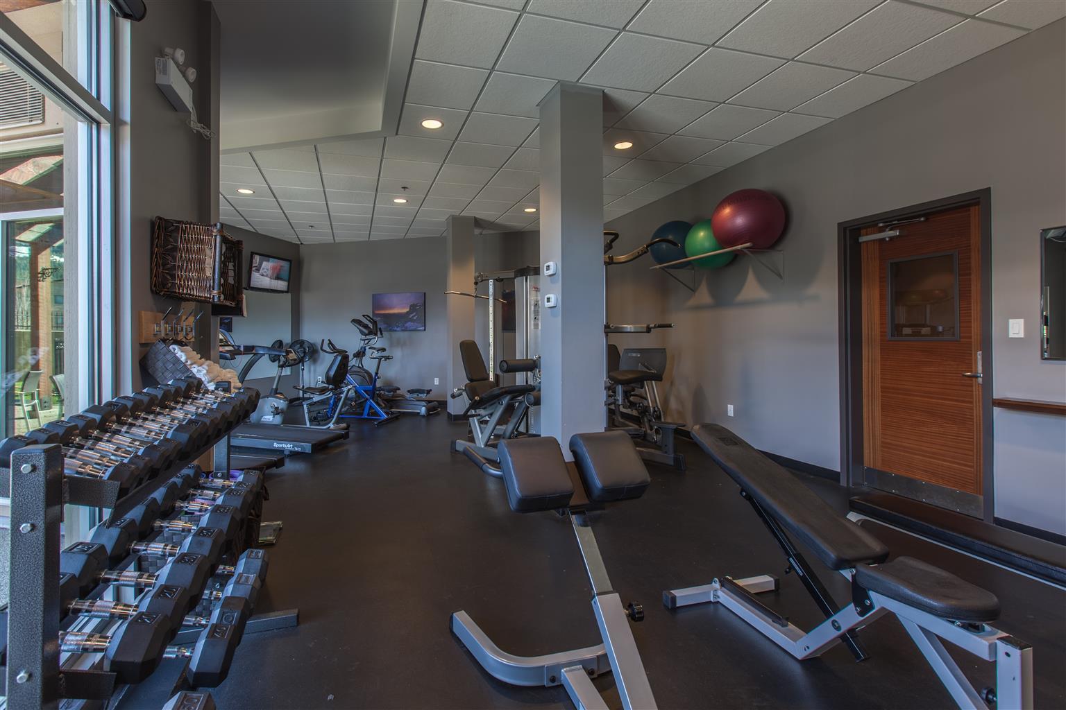 Best Western Plus Revelstoke Exterior photo